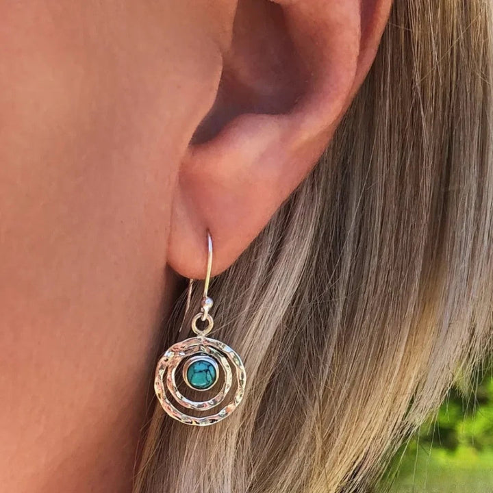 Pendientes Boho Saturno con piedra turquesa