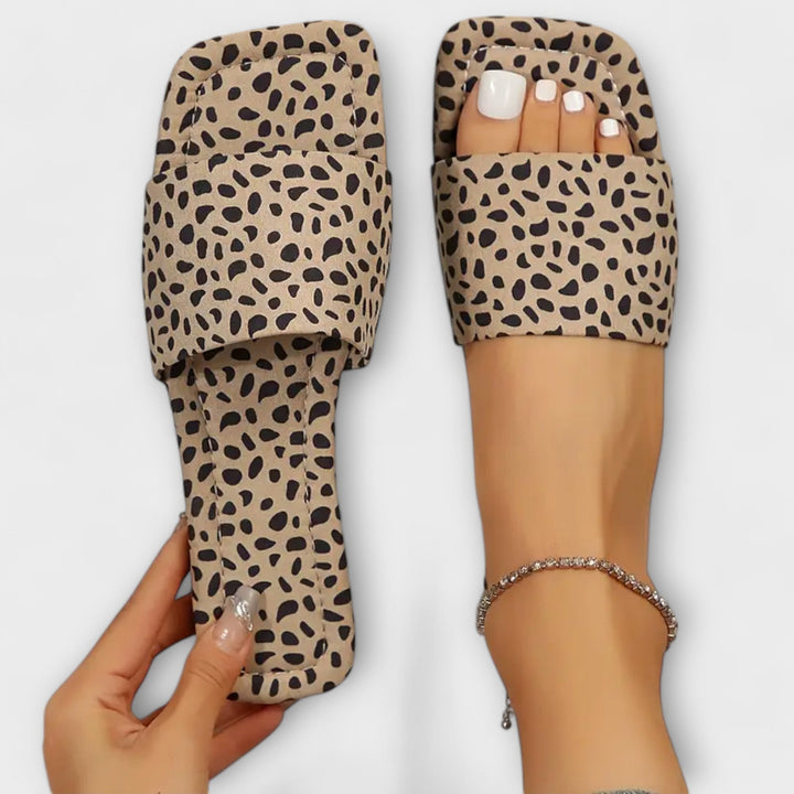 Mocasines planos con estampado de leopardo