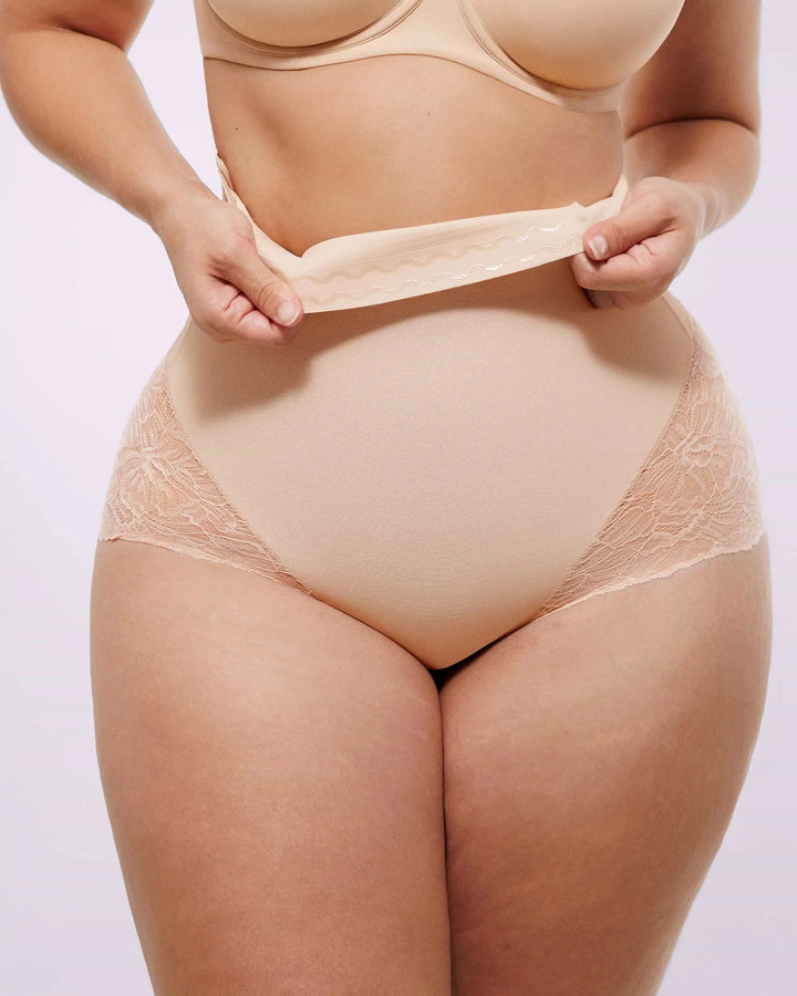 Braga alta moldeadora con encaje transparente y soporte oculto