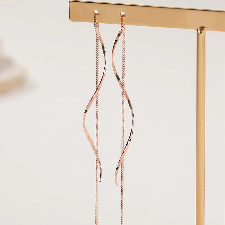 Pendientes Largos con Diseño Ondulado