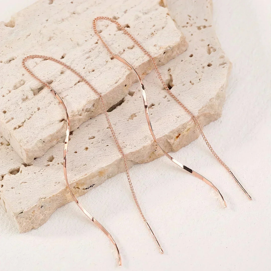 Pendientes Largos con Diseño Ondulado