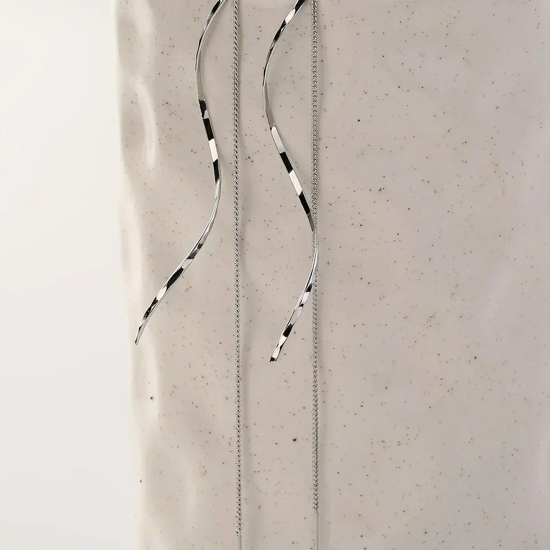 Pendientes Largos con Diseño Ondulado