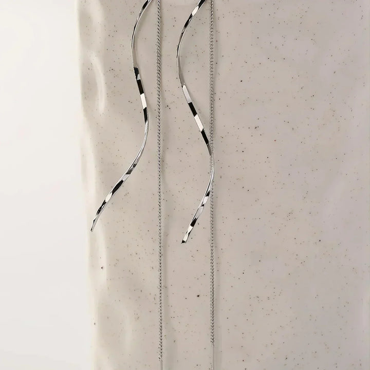 Pendientes Largos con Diseño Ondulado